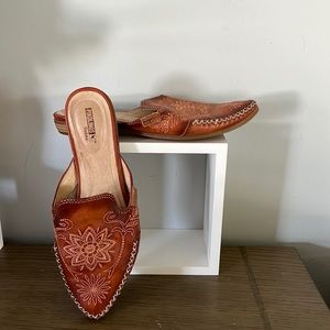 Pikolinos Leather mules